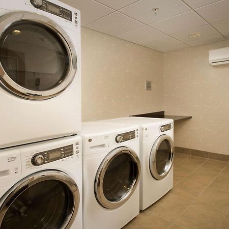 Hampton Inn & Suites Baltimore/Woodlawn מראה חיצוני תמונה
