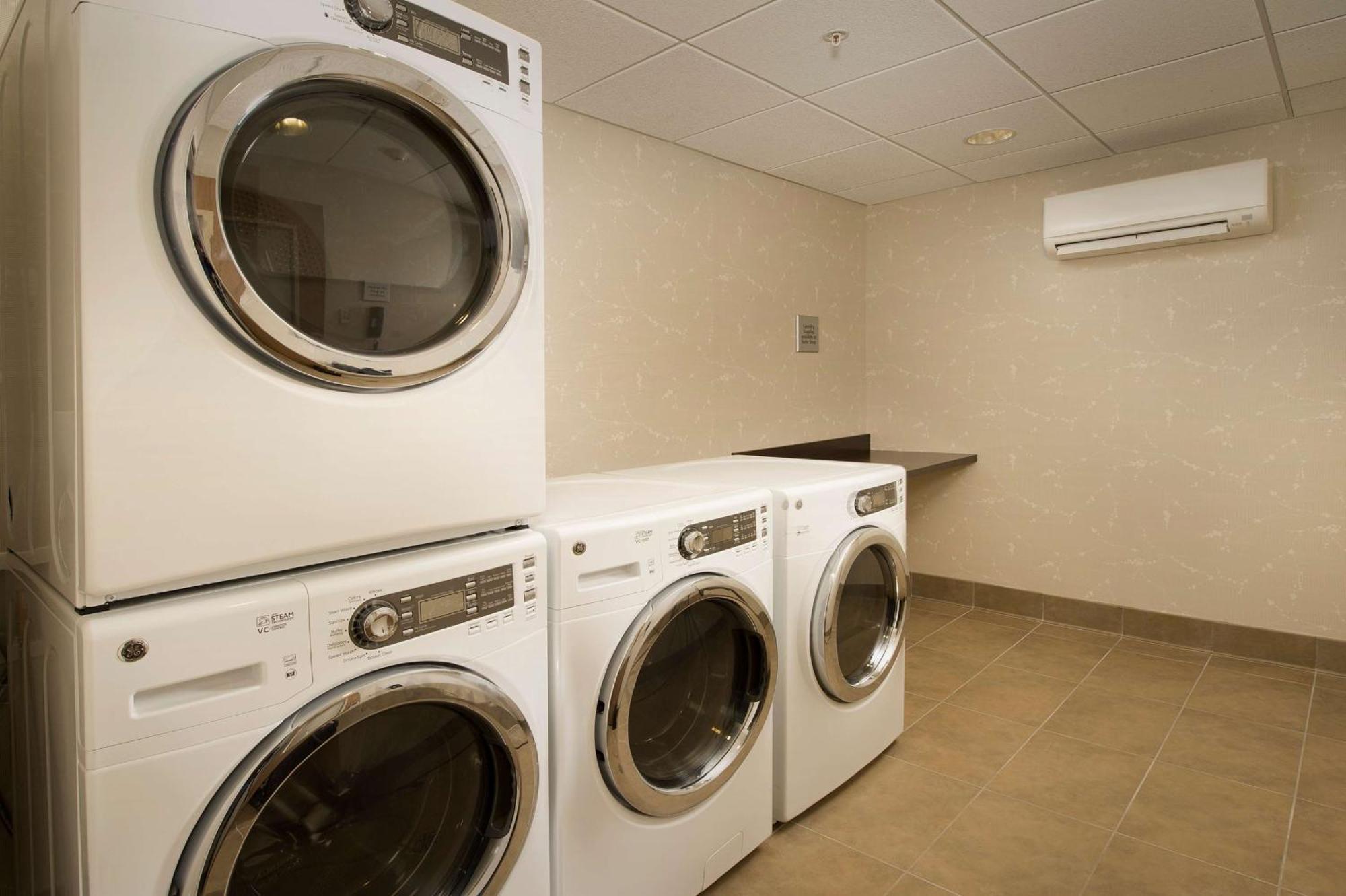 Hampton Inn & Suites Baltimore/Woodlawn מראה חיצוני תמונה