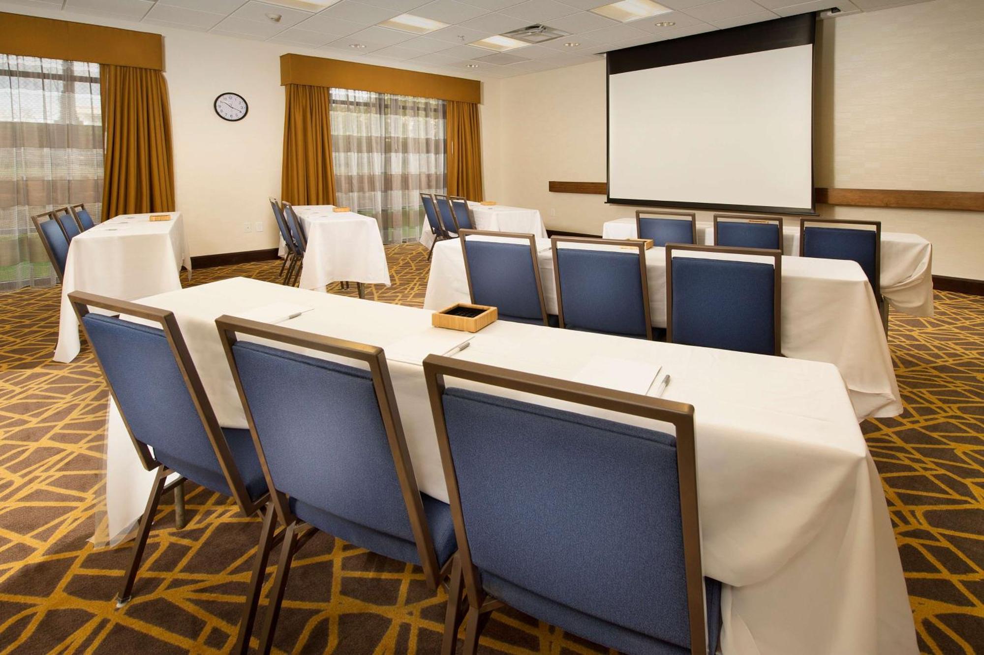 Hampton Inn & Suites Baltimore/Woodlawn מראה חיצוני תמונה