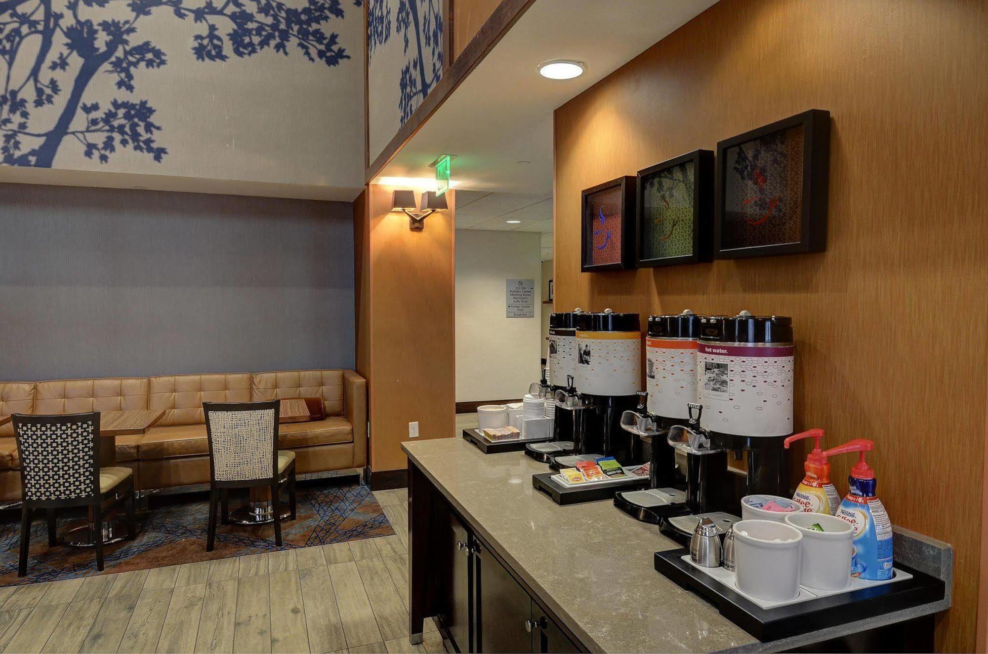 Hampton Inn & Suites Baltimore/Woodlawn מראה חיצוני תמונה
